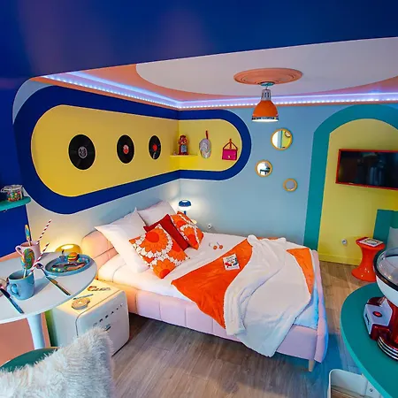 Retro Candy Lounge, Avec Terrasse Et Parking Ban-Saint-Martin