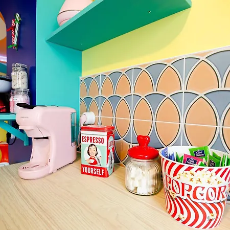 Retro Candy Lounge, Avec Terrasse Et Parking Apartment *