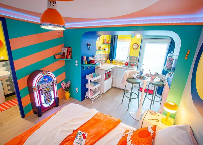 Retro Candy Lounge, Avec Terrasse Et Parking *