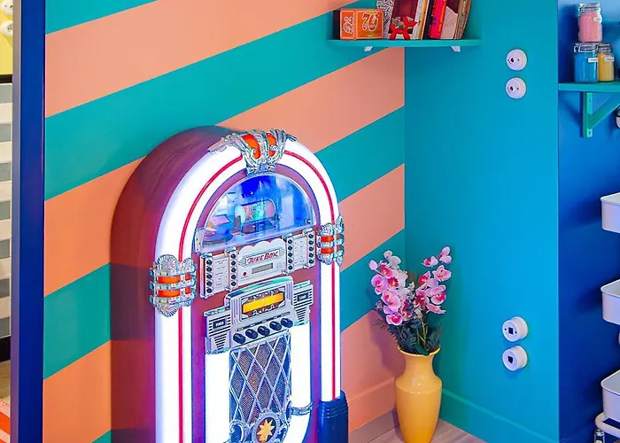 Retro Candy Lounge, Avec Terrasse Et Parking Apartmán *