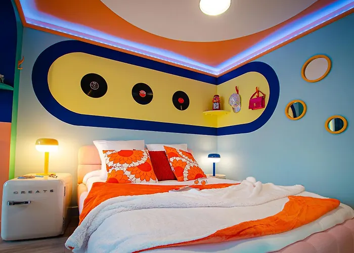 Retro Candy Lounge, Avec Terrasse Et Parking