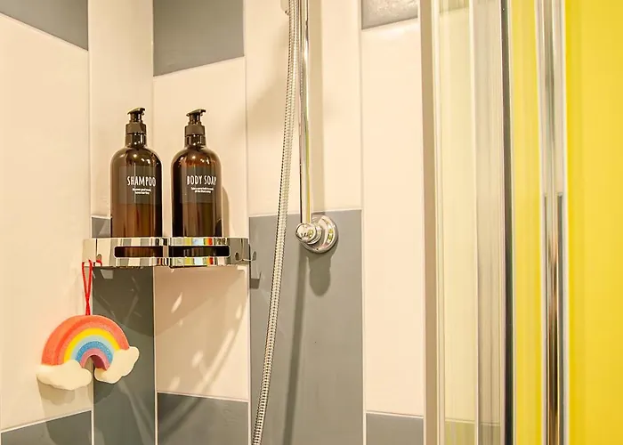 Retro Candy Lounge, Avec Terrasse Et Parking *